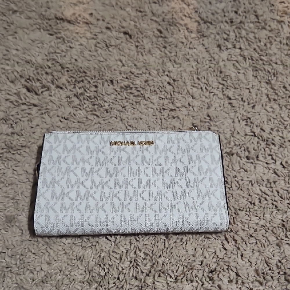 Michael Kors White and Gold Monogram Wallet